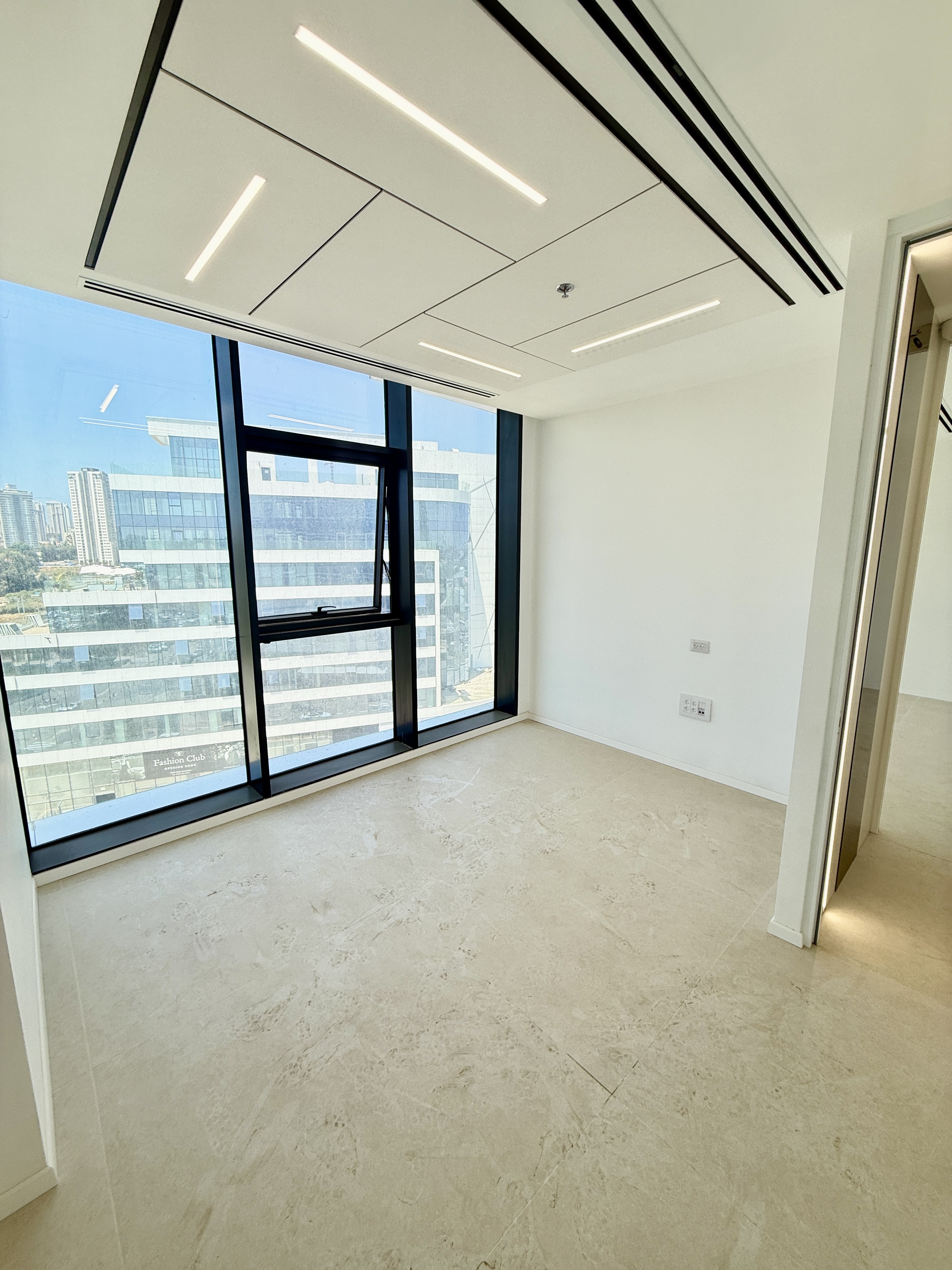 145m2 de bureau repartie en 6 pièces - Immeuble  Haut StandingYaalom  — photo 3