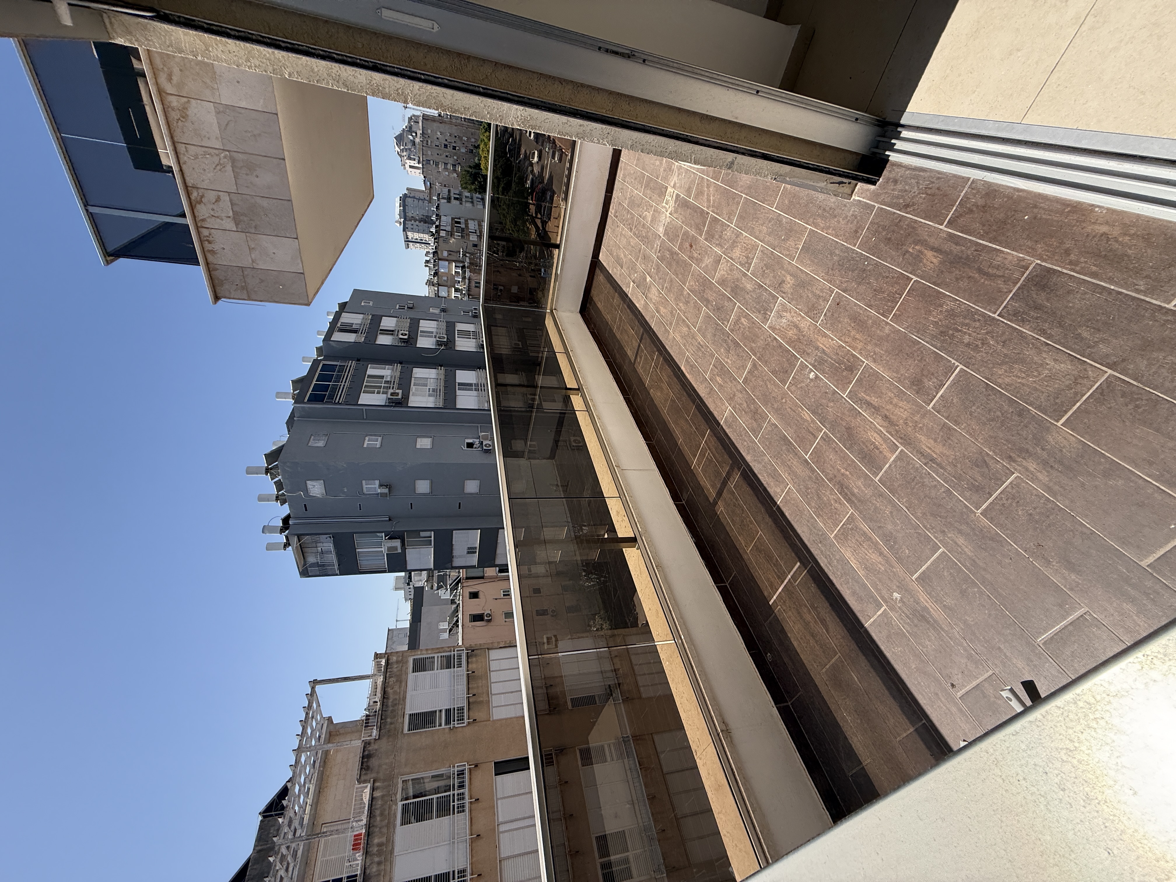 Rue Brodetsky - Beau & spacieux 5 Pieces — Location Netanya