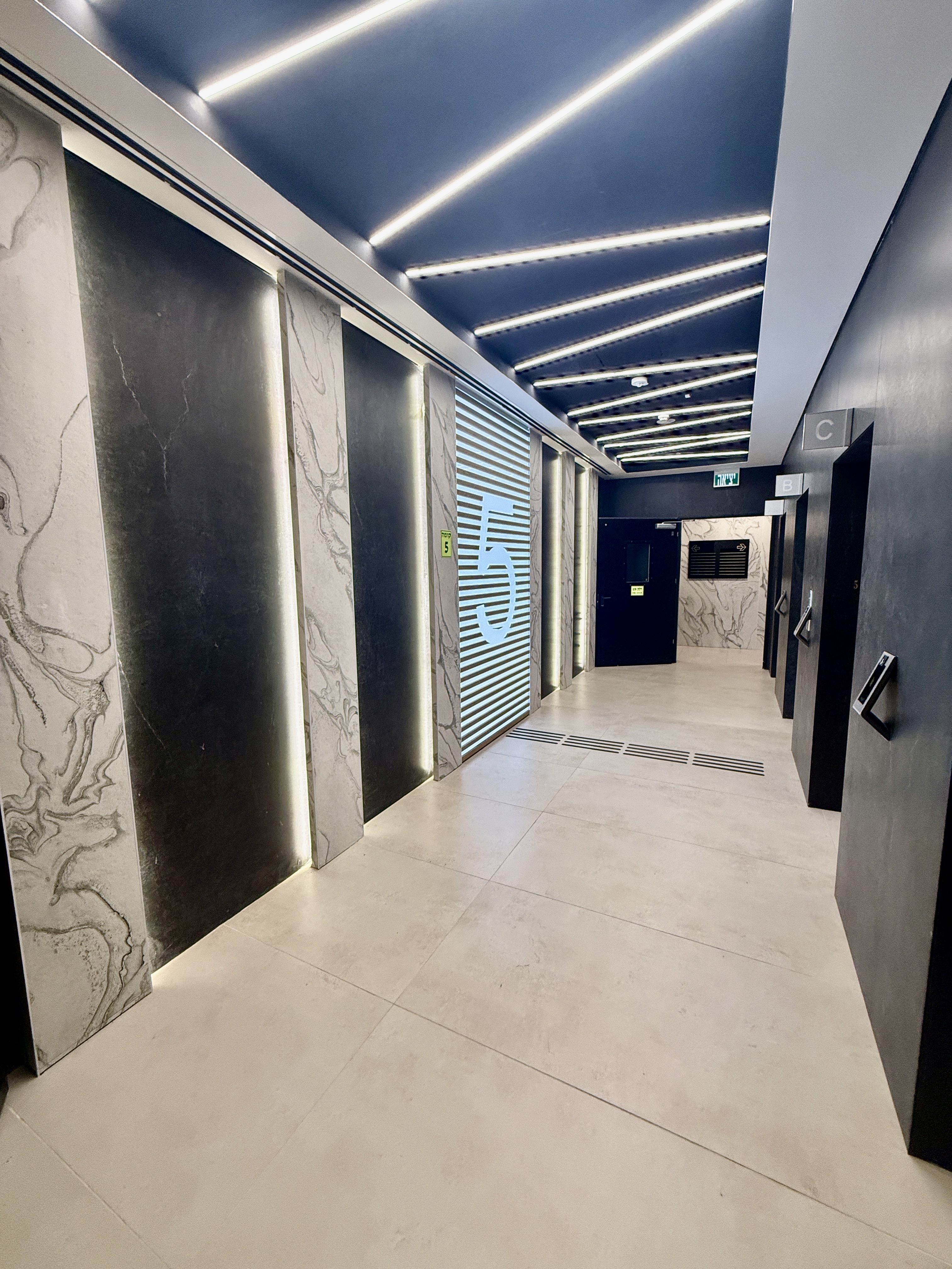 145m2 de bureau repartie en 6 pièces - Immeuble  Haut StandingYaalom  — photo 7