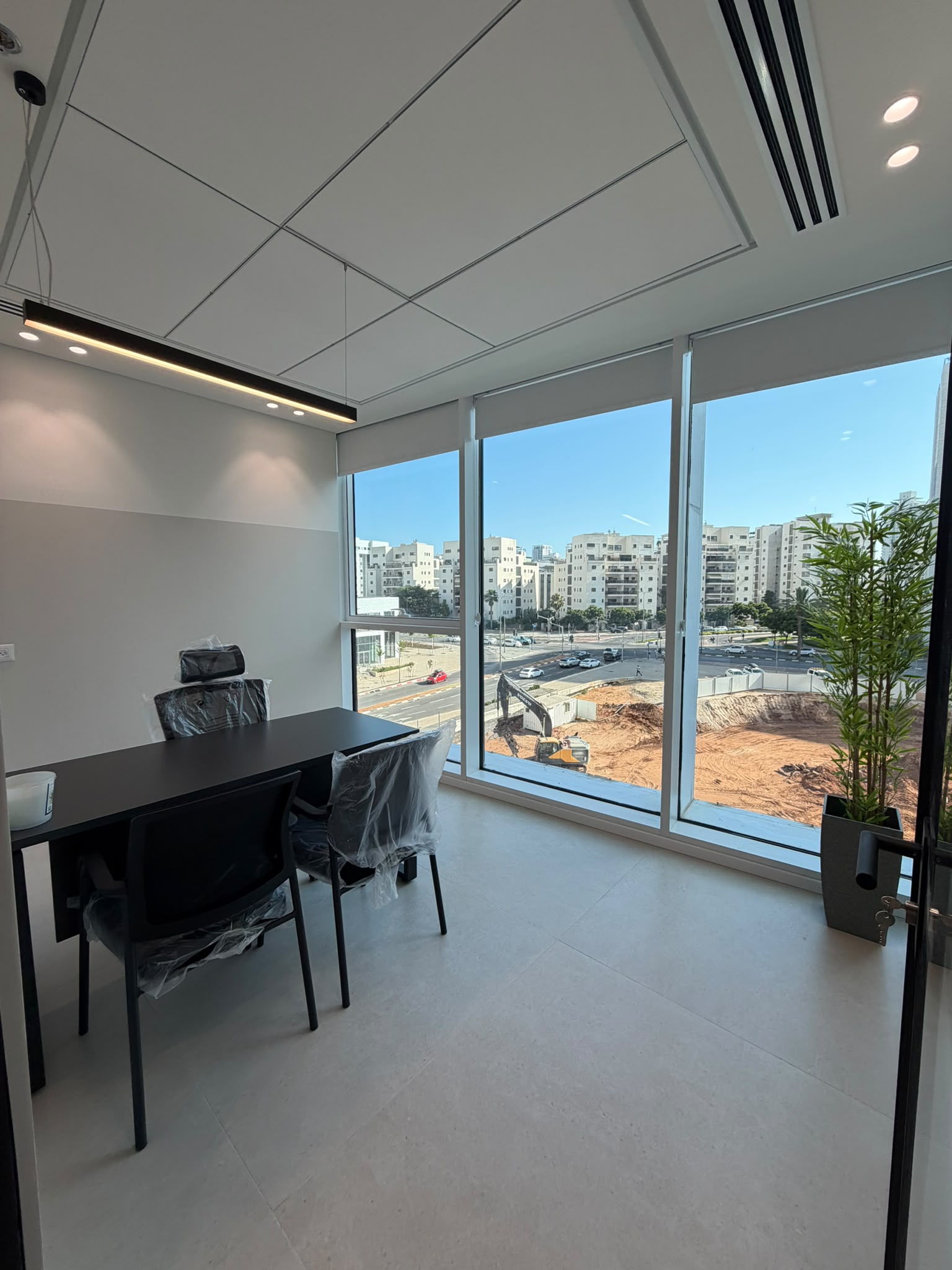 Agam 3 - Magnifique bureau neuf entièrement aménagée — photo 4