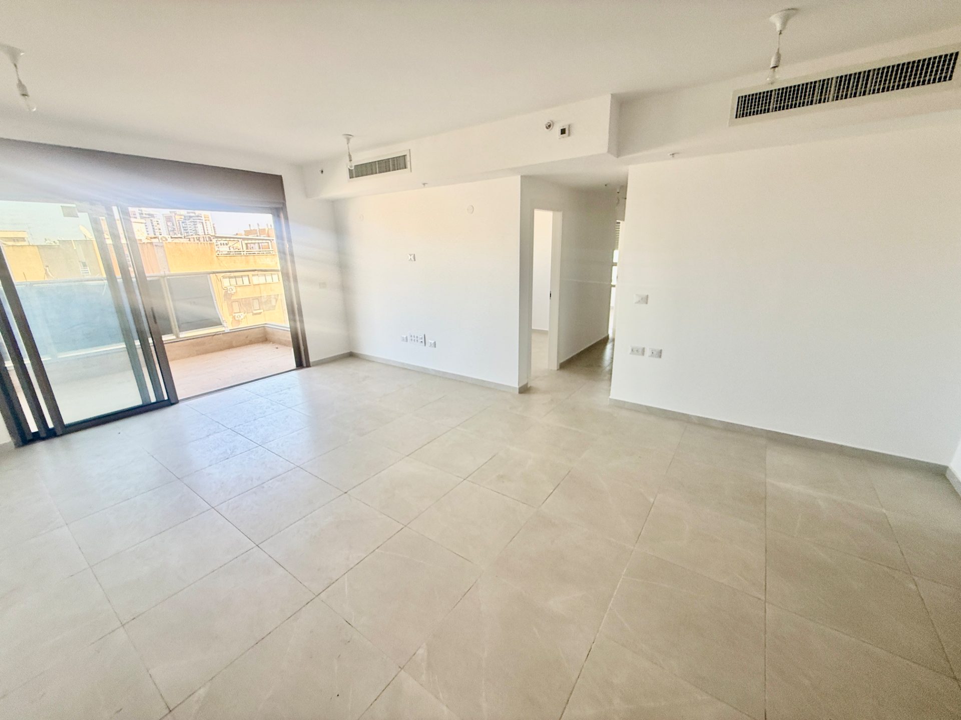 Immeuble Neuf - 4 Pièces avec balcon — Vente, Centre Ville, Netanya