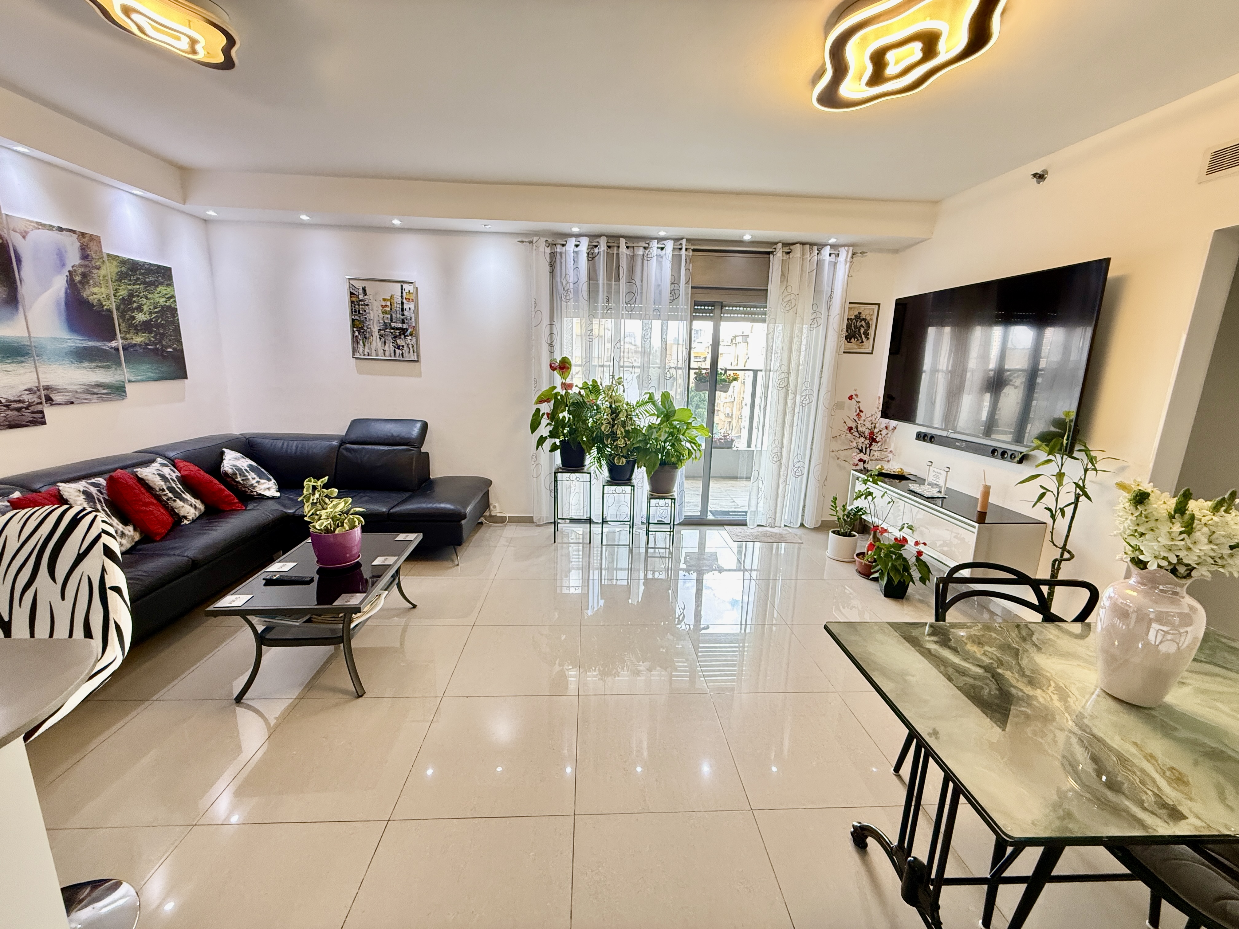 Rue Shryber - 4 Pièces avec terrasse Souccah — Netanya
