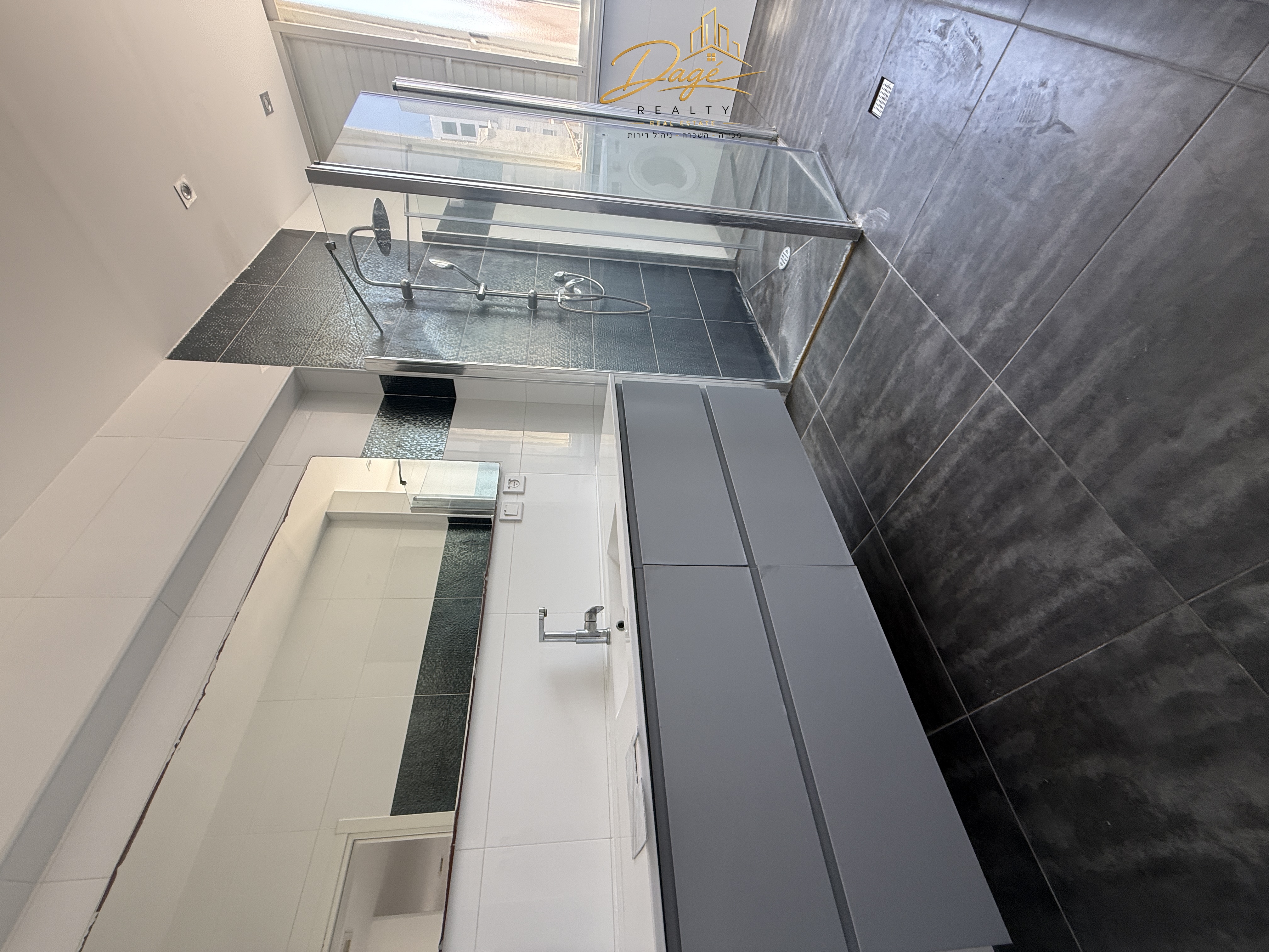 4 Pièces avec balcon intérieur  — Proche plage & Kikar — photo 7