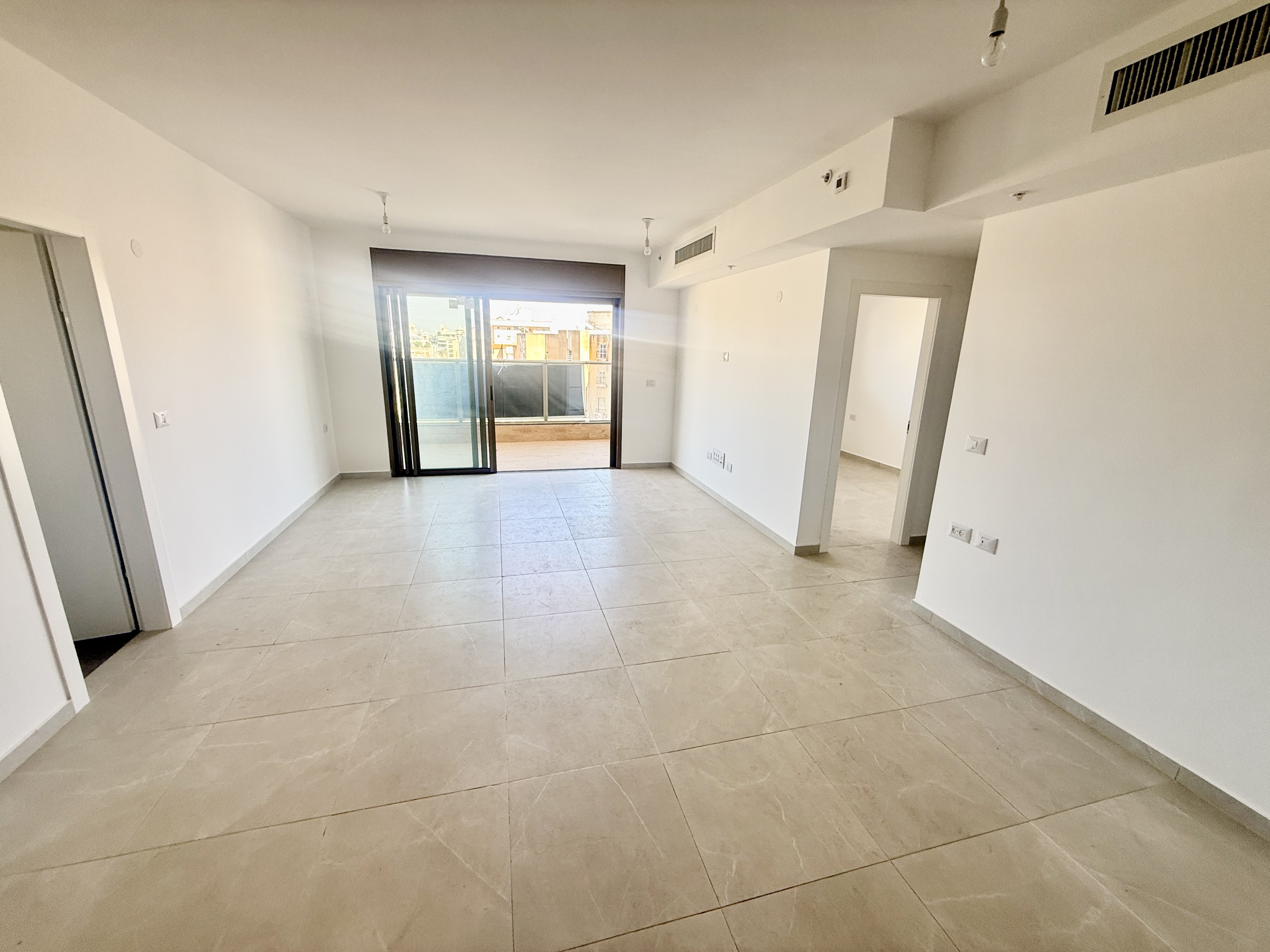 Immeuble Neuf - 4 Pièces avec balcon — Location, Centre Ville, Netanya — photo 4