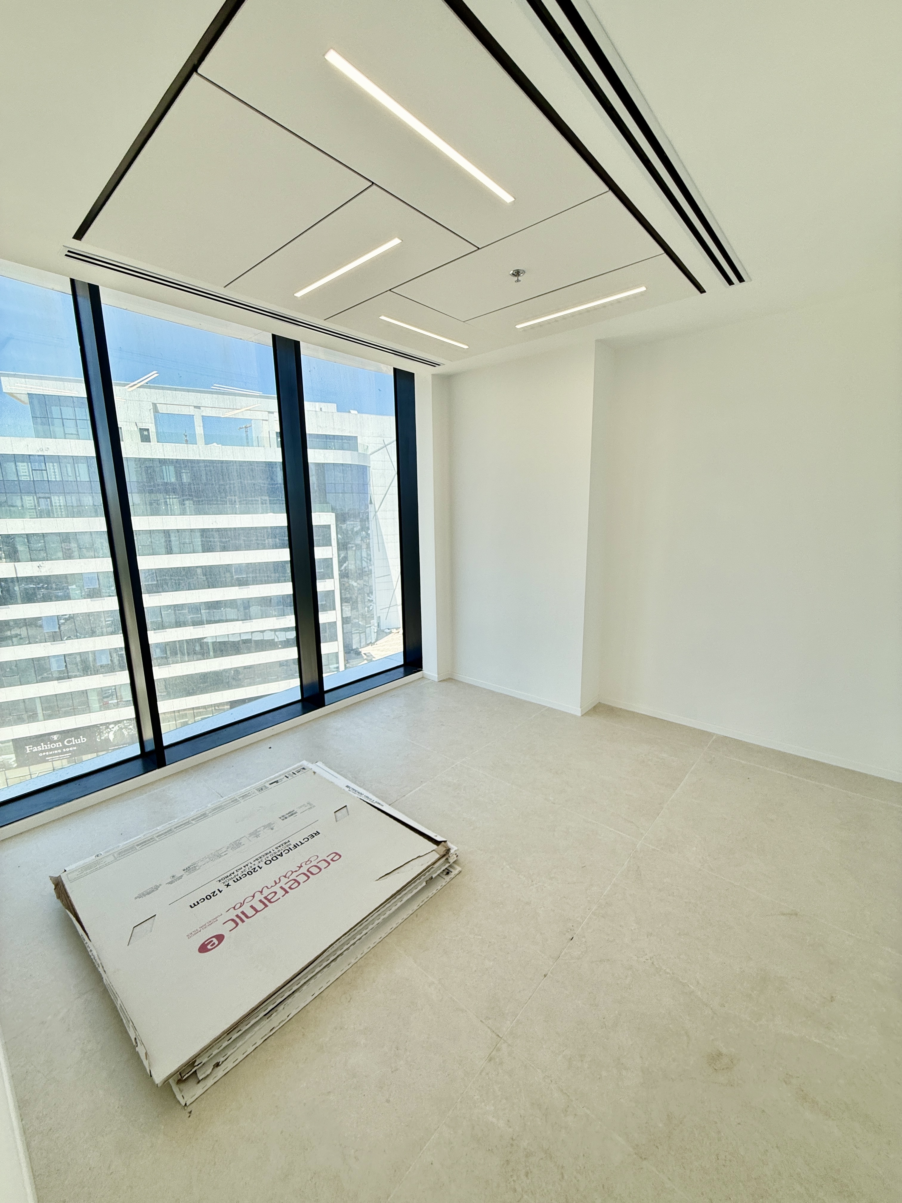 145m2 de bureau repartie en 6 pièces - Immeuble  Haut StandingYaalom  — photo 2