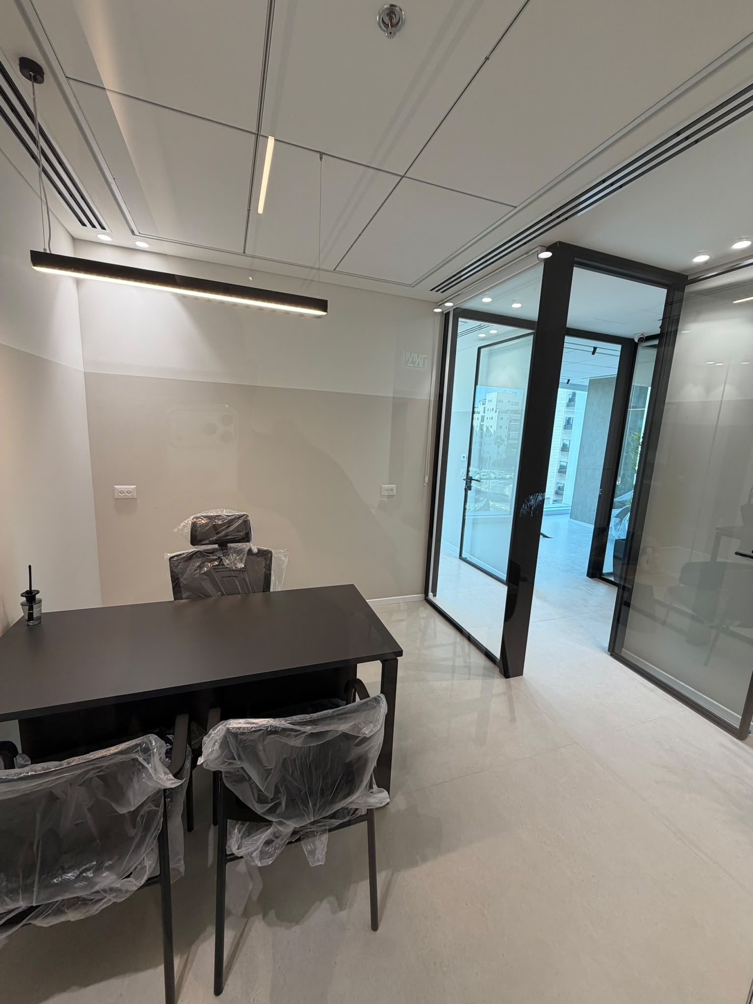 Agam 3 - Magnifique bureau neuf entièrement aménagée — photo 3